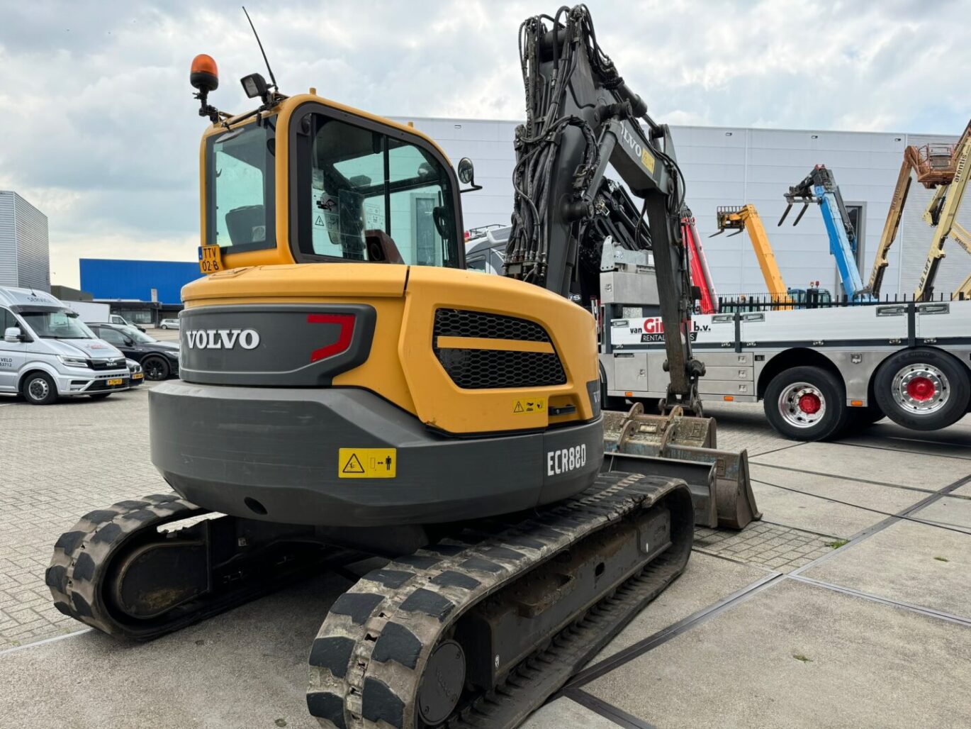 005F4918 9897 4F09 8DAD 92AB7130E819